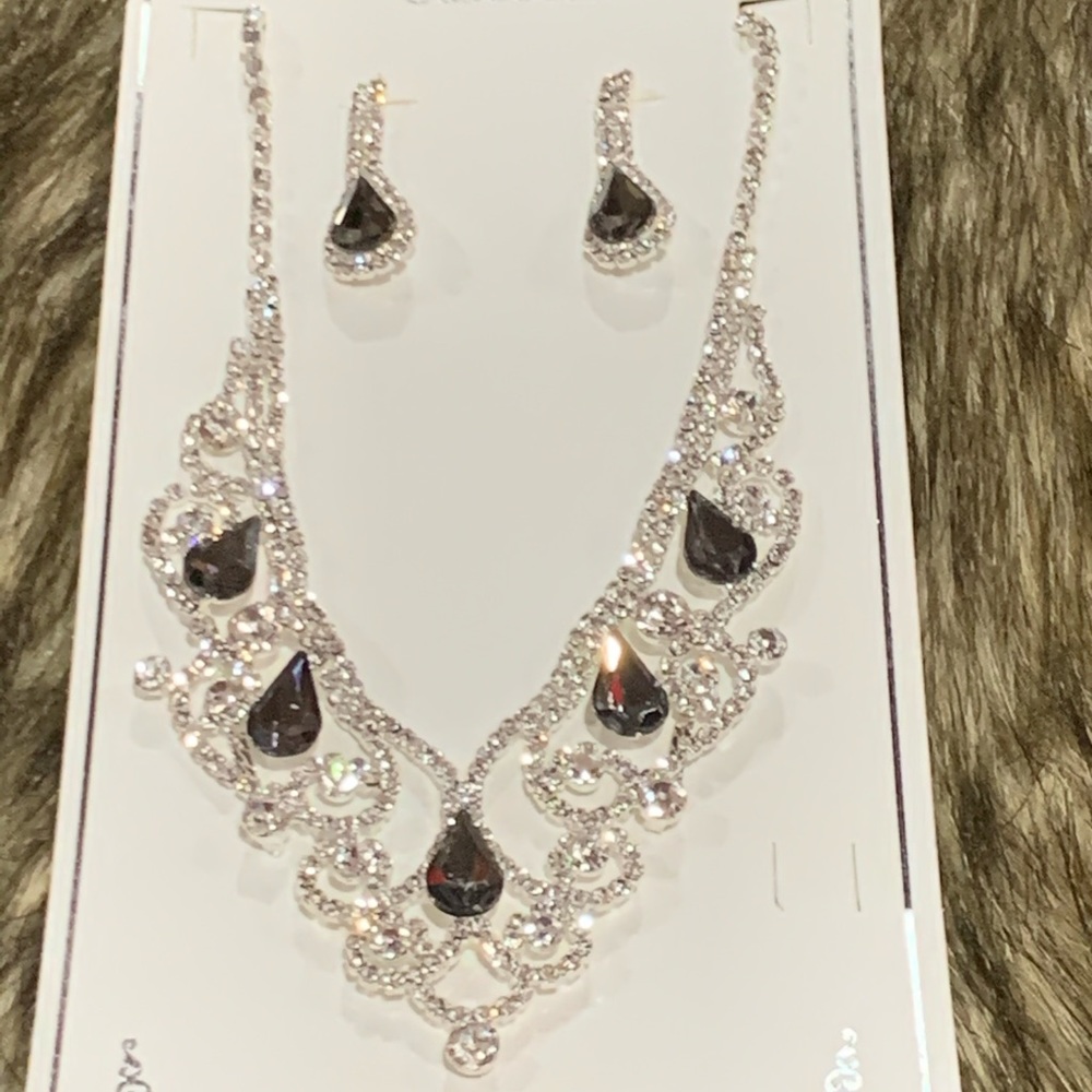 Silver and Black Statement Necklace Set